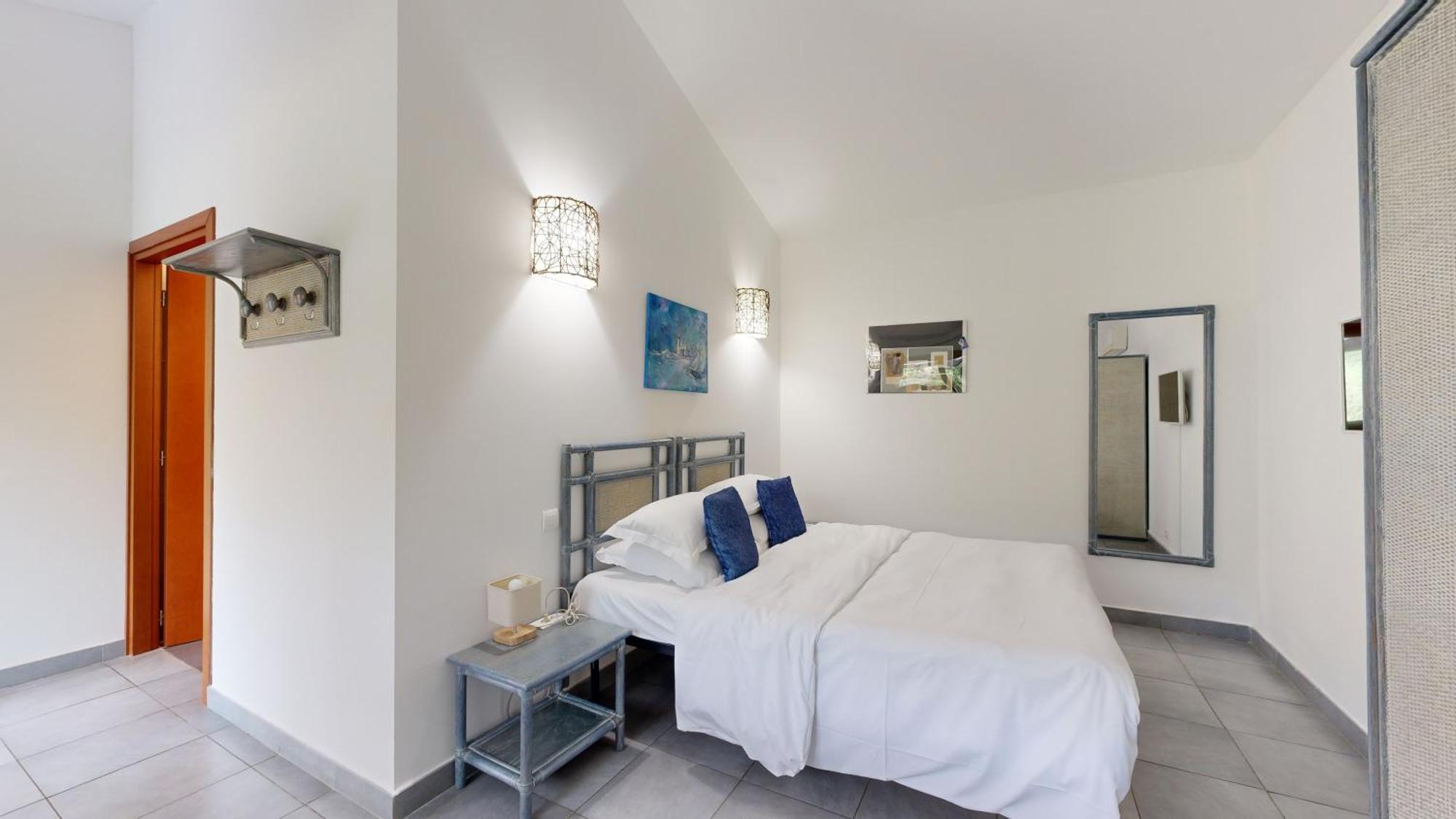 Hotel Poisson Rouge Bonifacio (Corsica)
