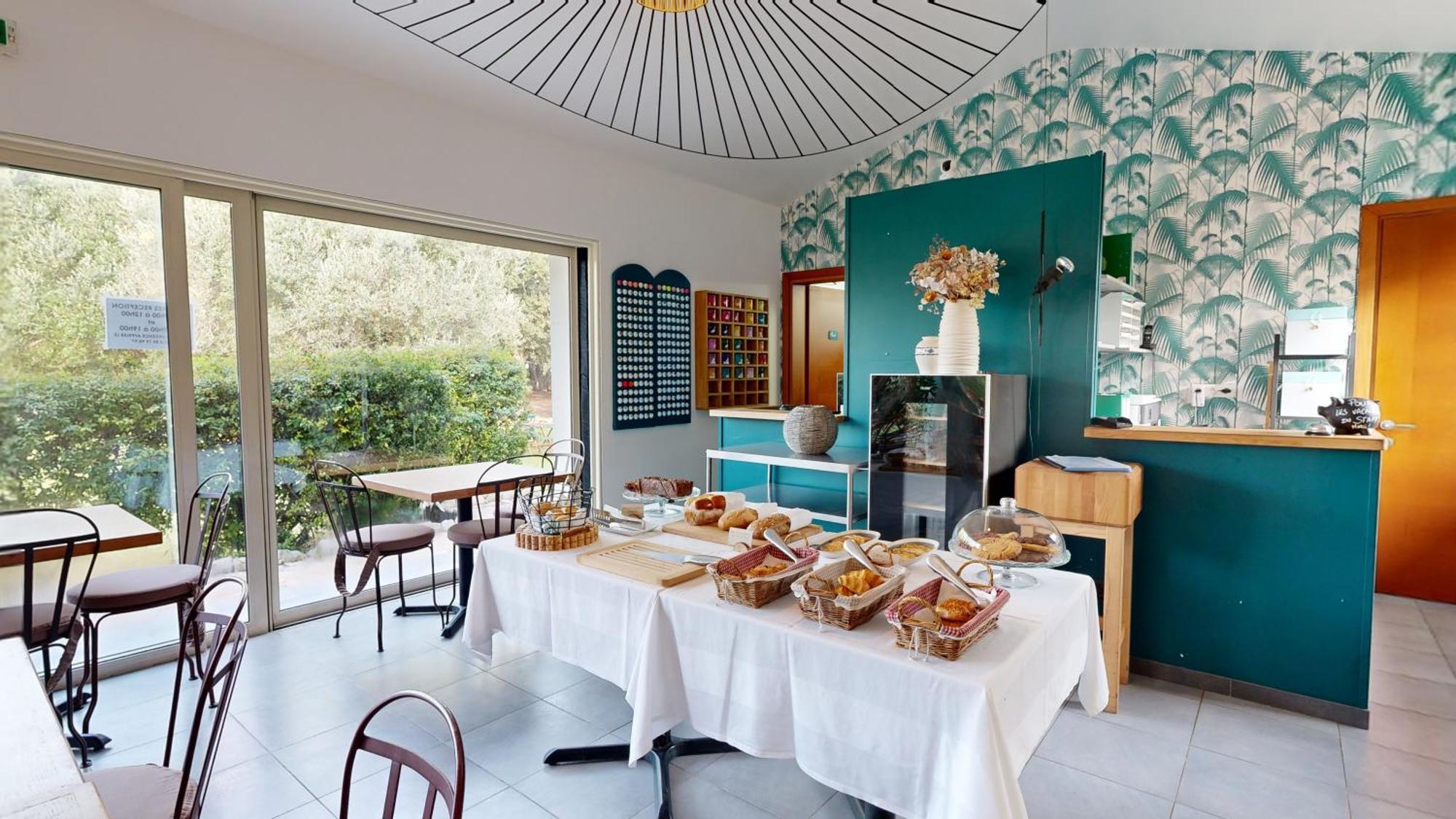 Poisson Rouge Hotel
