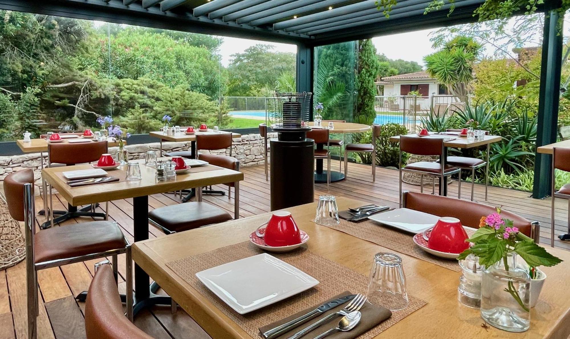 Poisson Rouge Hotel